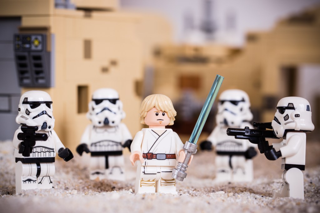 Luke Skywalker and Storm Trooper mini figures.