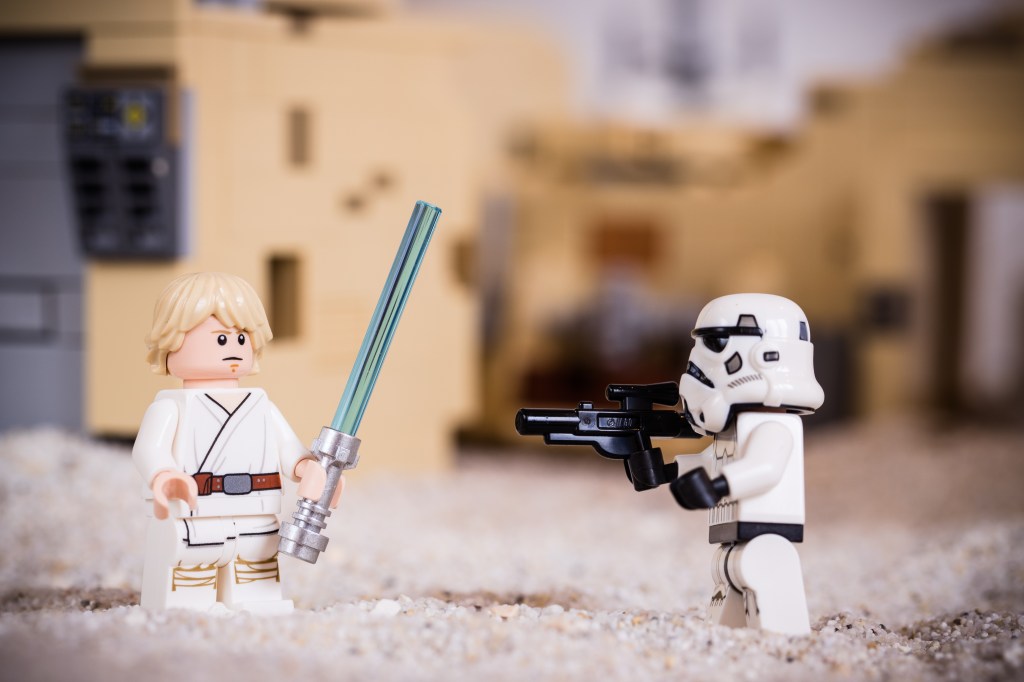 Luke Skywalker and Storm Trooper mini figure.